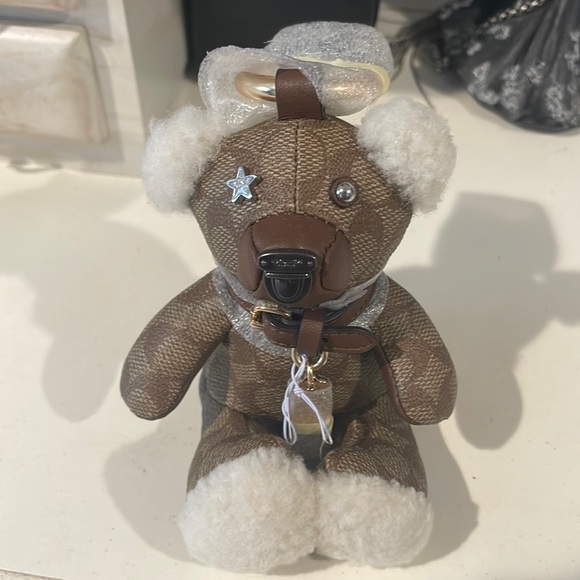 Coach signature bag bear charm key chain new with tags pd $148 at coach - Picture 1 of 3